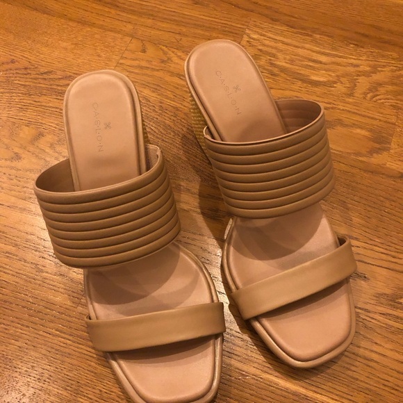 Caslon Nude Heels - Picture 2 of 7